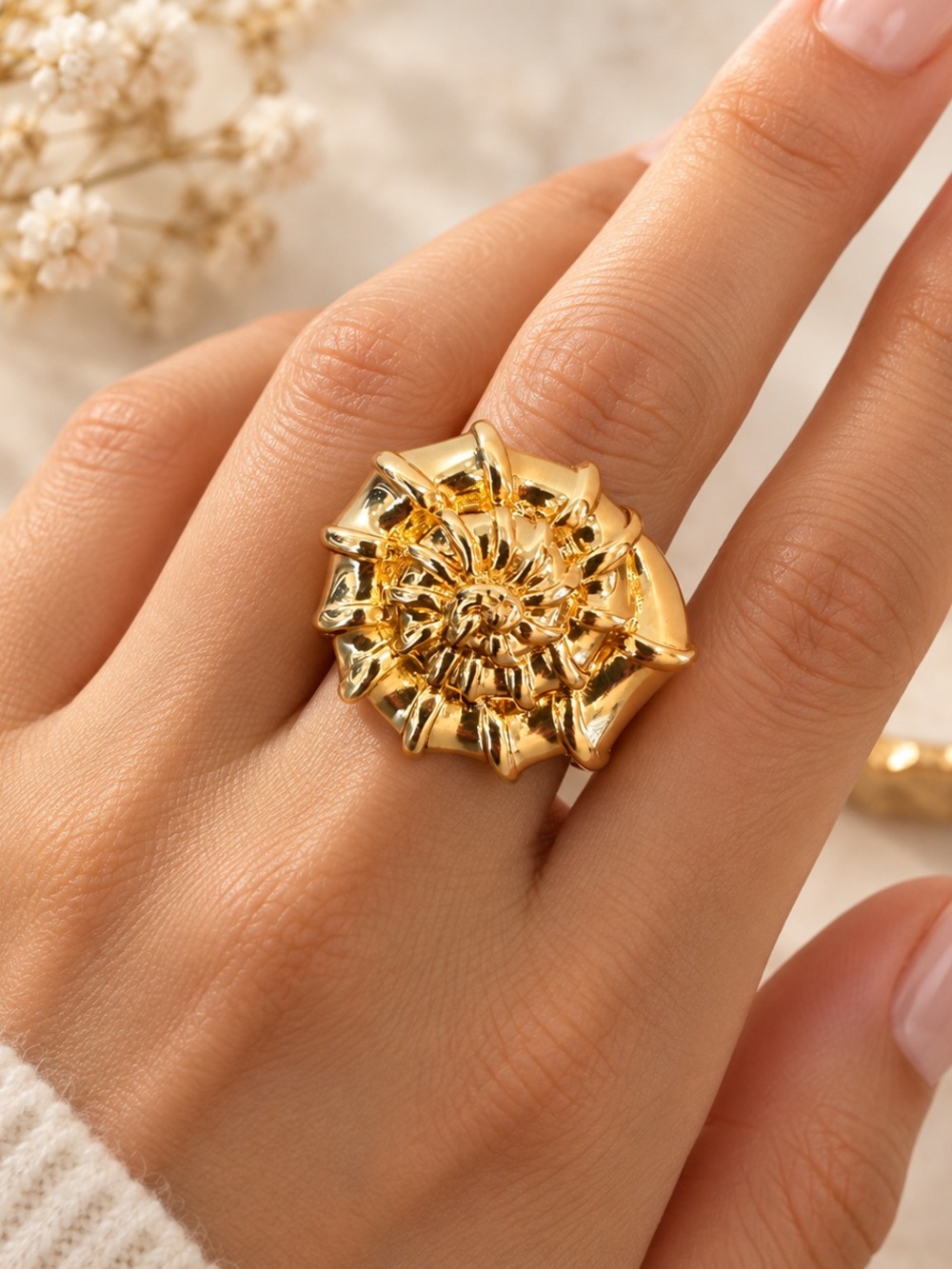 nOir Jewelry Gold Plated Sculptural Shell Statement Ring Sz 7